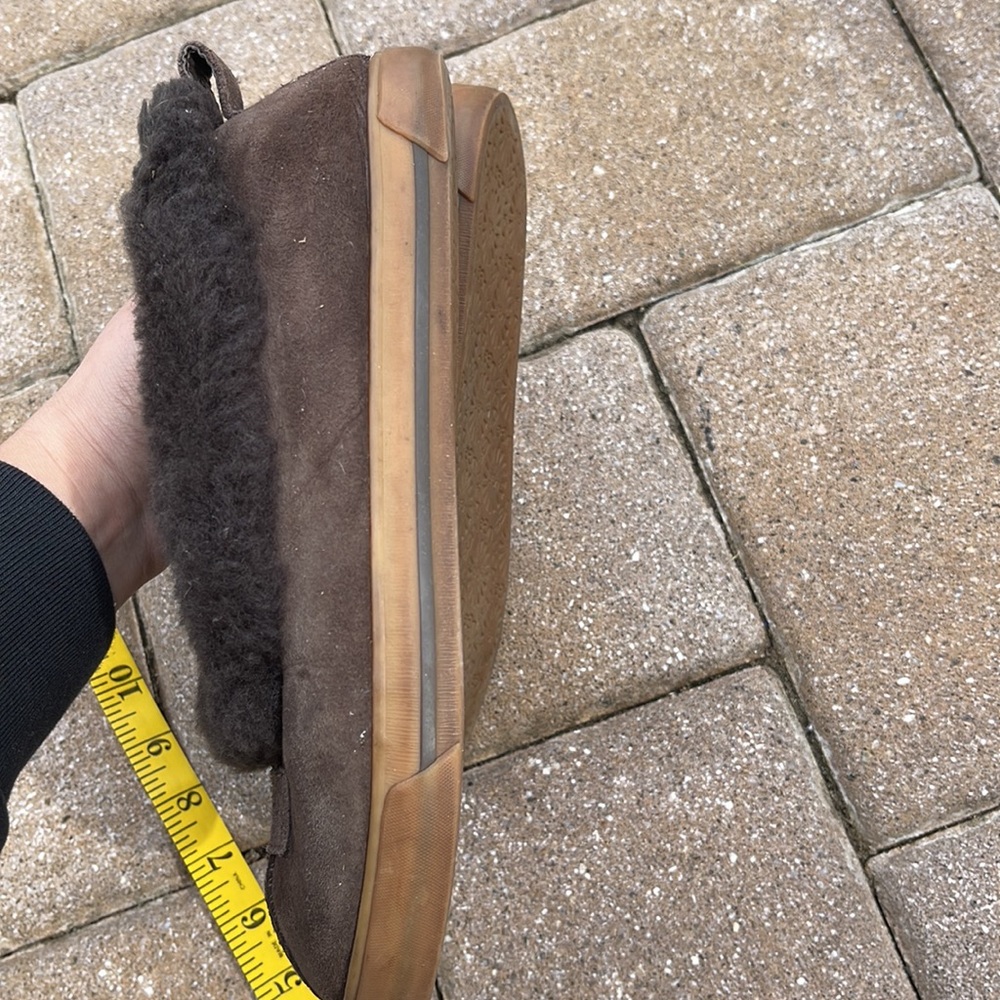 UGGS - Picture 5 of 7
